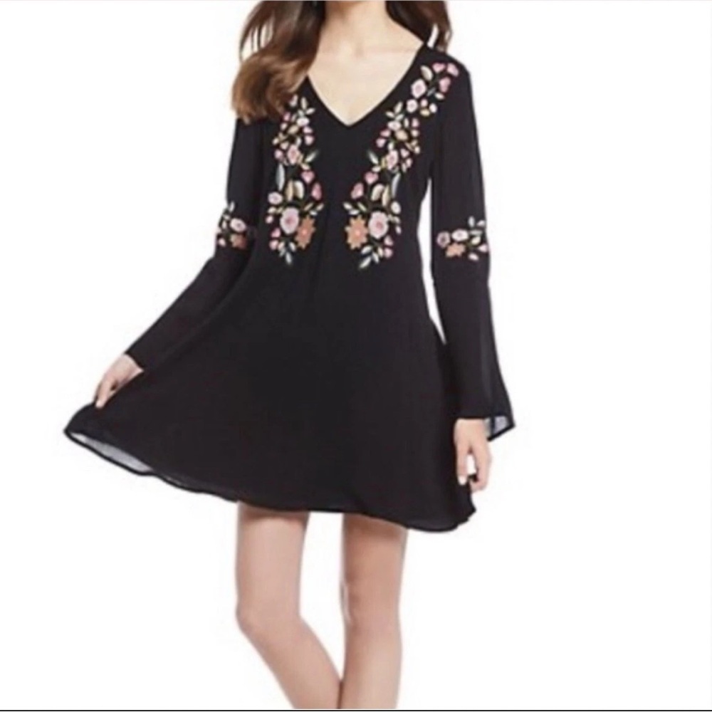 Sugarlips Swing Trapeze Embroidered Bell Sleeve Dress Size Large - Picture 3 of 9
